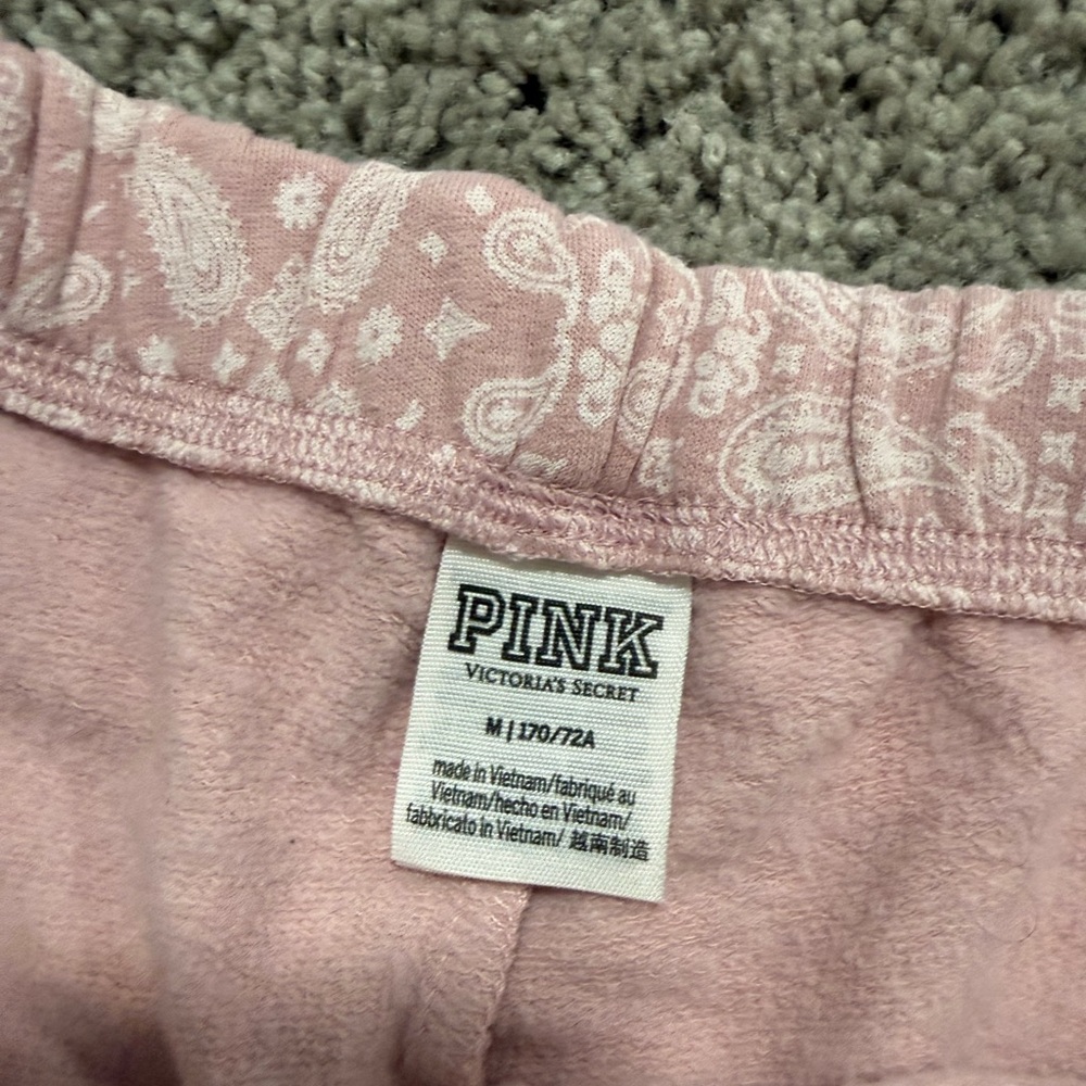 PINK Victoria's Secret Women's Pink Boyfriend Shorts - Picture 3 of 3